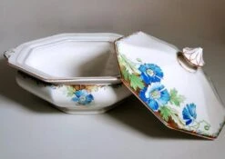 1940s Art Deco Wilkinson Arthur J. Royal Staffordshire Pottery Pair Of Tureens -Lenox Shop 1940s art deco wilkinson arthur j royal staffordshire pottery pair of tureens 7711