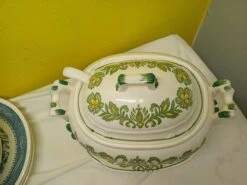 1950s Hand Painted Ceramic Tureen- 3 Pieces -Lenox Shop 1950s hand painted ceramic tureen 3 pieces 6604