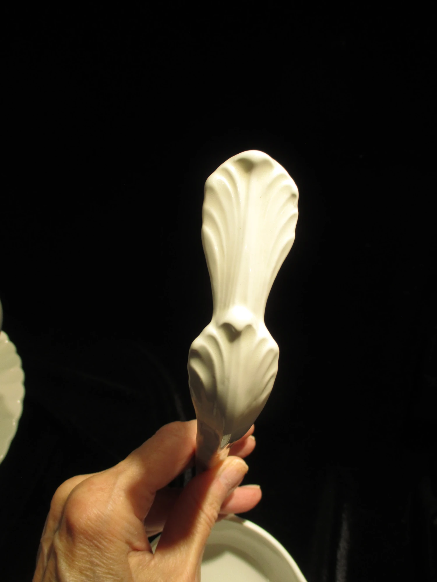 1950s Johnson Brothers Regency Soup Tureen With Ladle And Under Plate 6 1950s Johnson Brothers Regency Soup Tureen With Ladle And Under Plate - Image 4