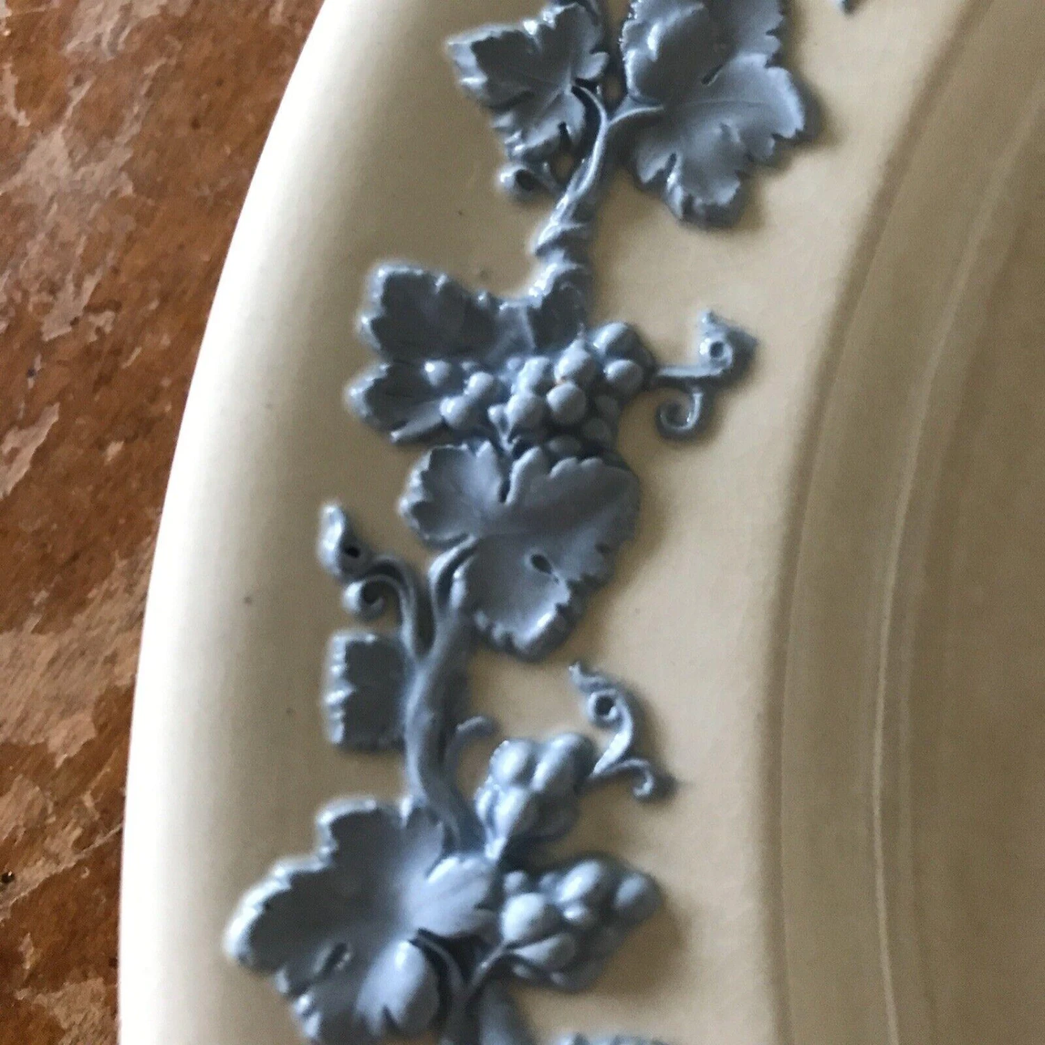 1950s Wedgwood Embossed Queensware Lavender On Cream Chop Plate 11 1950s Wedgwood Embossed Queensware Lavender On Cream Chop Plate - Image 9