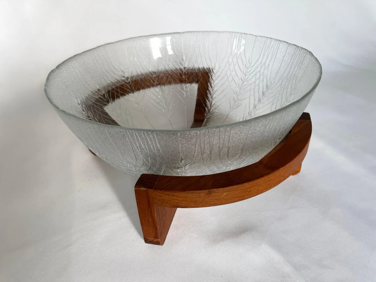 1960s Danish Glass Salad Serving Bowl On Curved Teak Wood Stand 7 1960s Danish Glass Salad Serving Bowl On Curved Teak Wood Stand - Image 5
