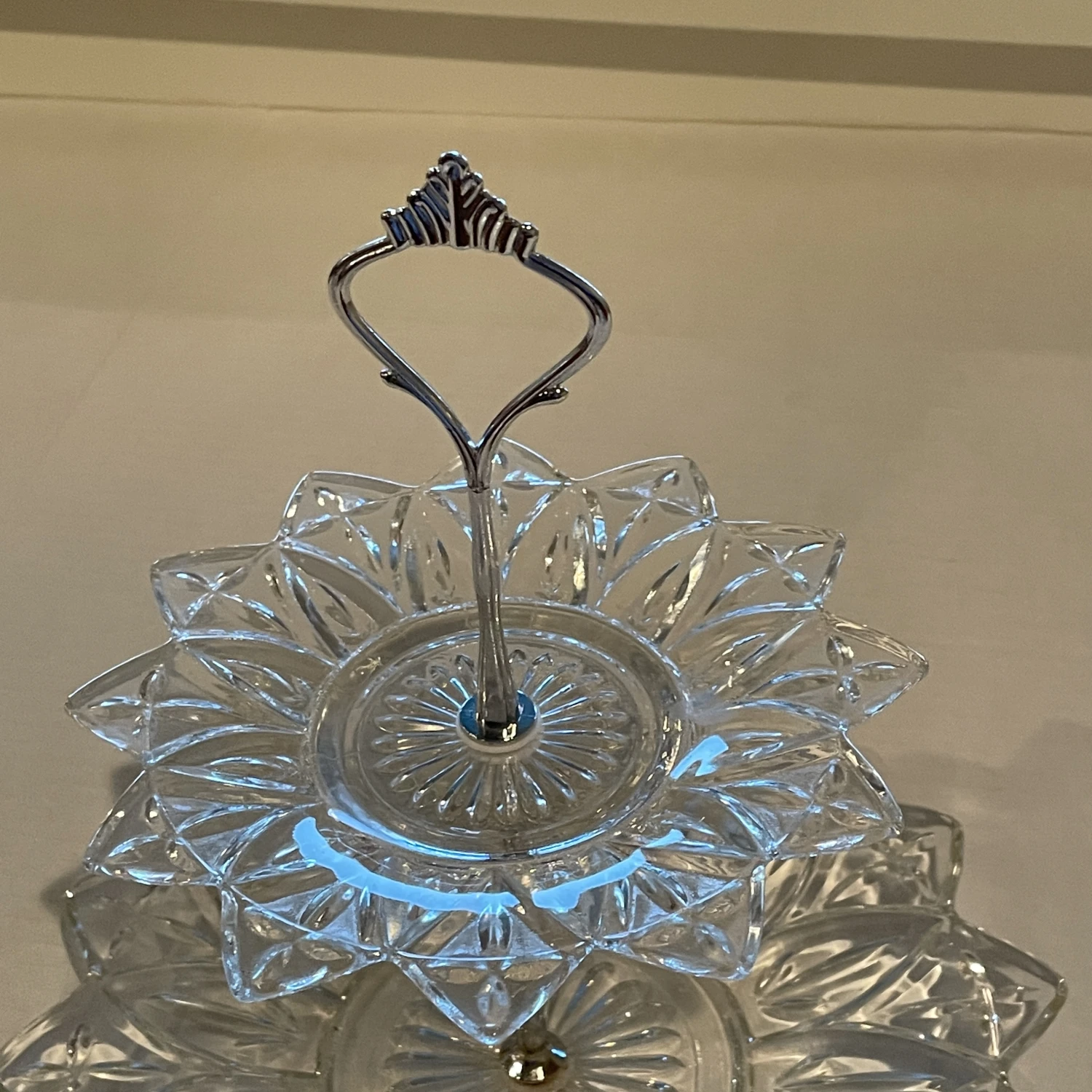 1960s Vintage Petal Flower 2 Tier Clear Pressed Glass Serving Tray 10 1960s Vintage Petal Flower 2 Tier Clear Pressed Glass Serving Tray - Image 8