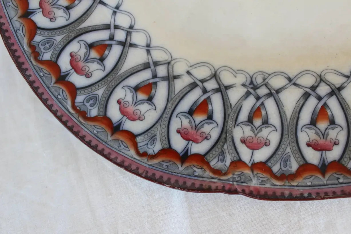 19th Century Large Arabian Pattern Staffordshire Platter 5 19th Century Large Arabian Pattern Staffordshire Platter - Image 3