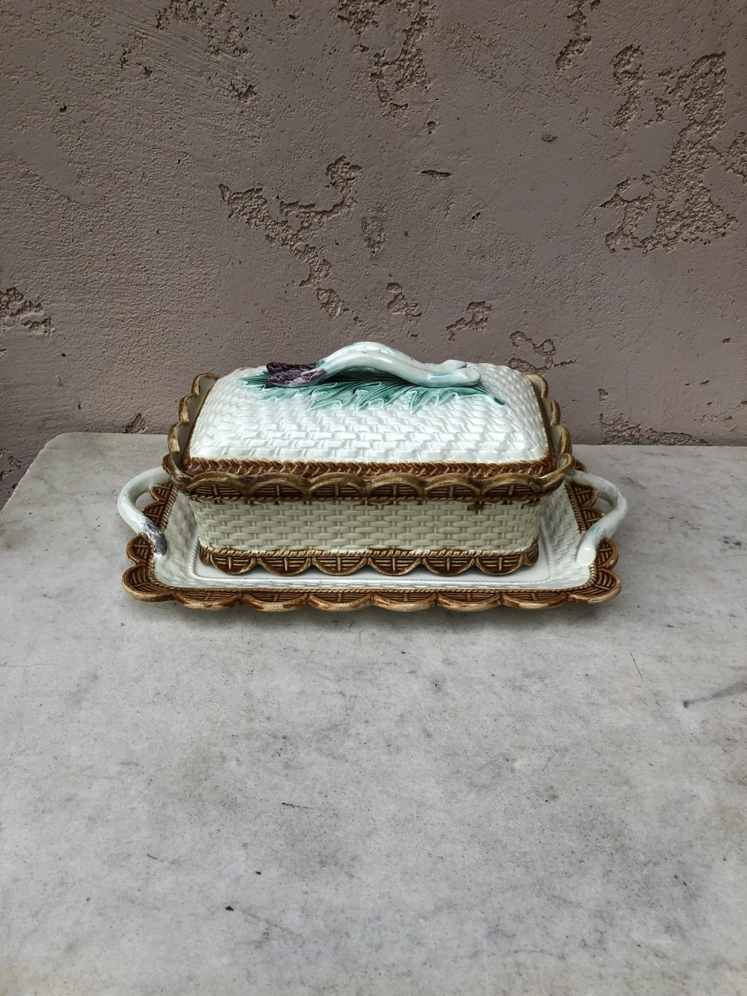 19th Century Majolica Asparagus Tureen Orchies 5 19th Century Majolica Asparagus Tureen Orchies - Image 3