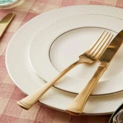 Lenox Venetian Lace™ Bread Plate 14 Lenox Venetian Lace™ Bread Plate -Lenox Shop 762014 877880 LNP S23 FEA 5 ab9d50a5 b206 4545 bdb3 5521e1d1cfb2