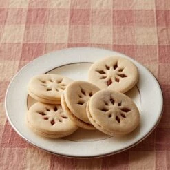 Lenox Venetian Lace™ Bread Plate 15 Lenox Venetian Lace™ Bread Plate -Lenox Shop 762014 877880 LNP S23 FEA 7 2994e8ee 1277 4e15 b7ae 7b0625b144fd