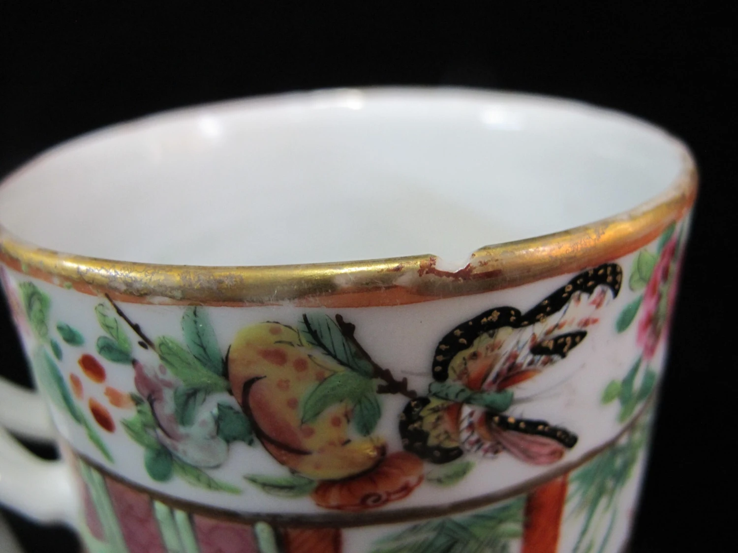 Antique Chinese Famille Rose Finely Hand Painted Tankard Mug 7 Antique Chinese Famille Rose Finely Hand Painted Tankard Mug - Image 5