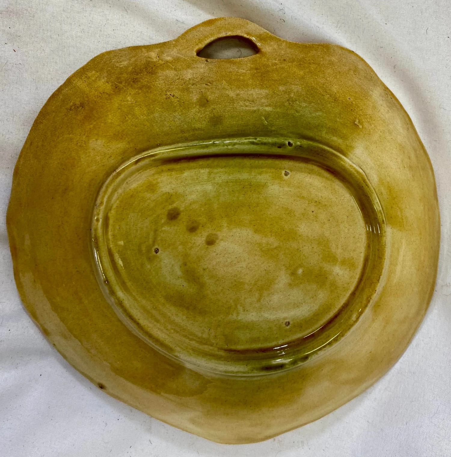 Antique Leaf Shaped Majolica Serving Dish /Plate Decorated With Strawberries & Foliage With Twig Handle - Circa 19th Century 11 Antique Leaf Shaped Majolica Serving Dish /Plate Decorated With Strawberries & Foliage With Twig Handle - Circa 19th Century - Image 9