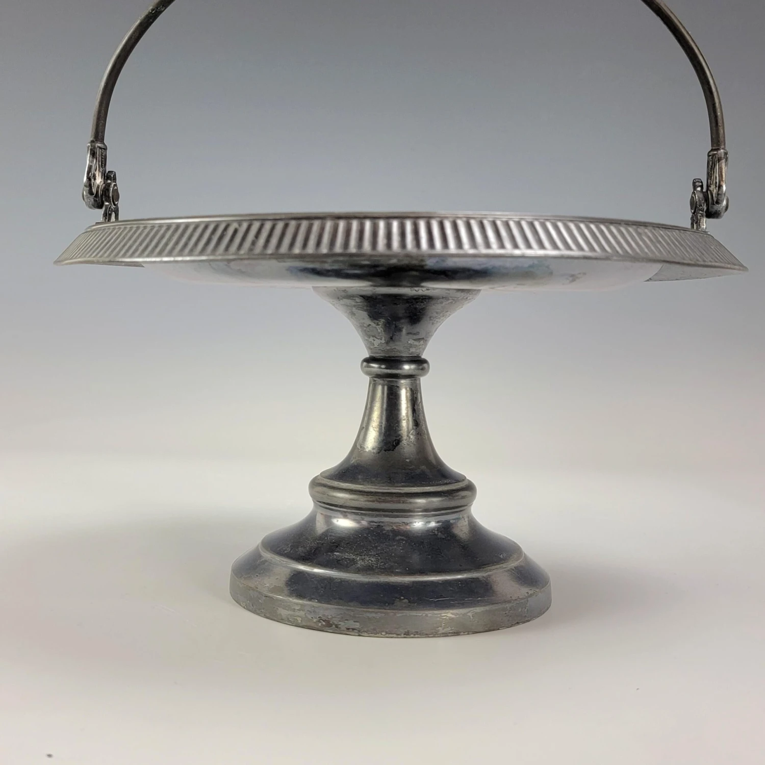 Antique Pairpoint Quadruple Plated Bridal Basket Compote With Etched Birds And Flowers #1223 5 Antique Pairpoint Quadruple Plated Bridal Basket Compote With Etched Birds And Flowers #1223 - Image 3