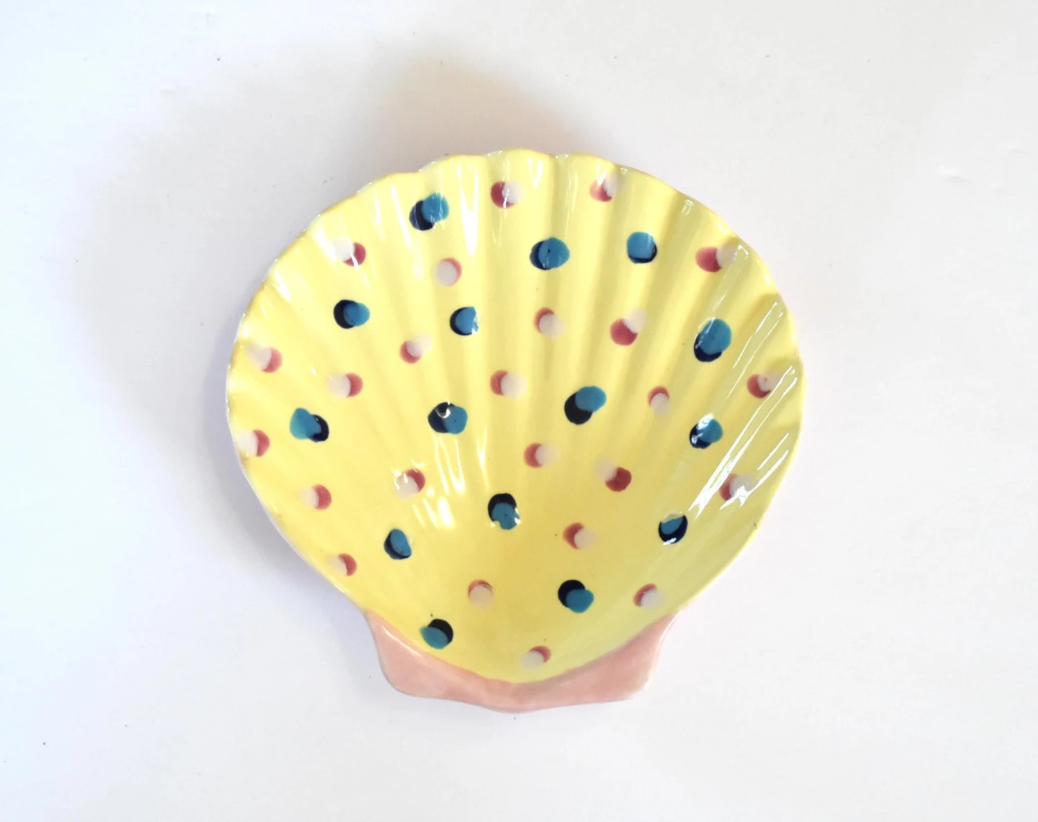 Colorful Ceramic Clam Shell Dish 4 Colorful Ceramic Clam Shell Dish - Image 2