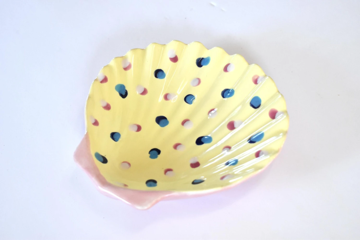 Colorful Ceramic Clam Shell Dish 5 Colorful Ceramic Clam Shell Dish - Image 3