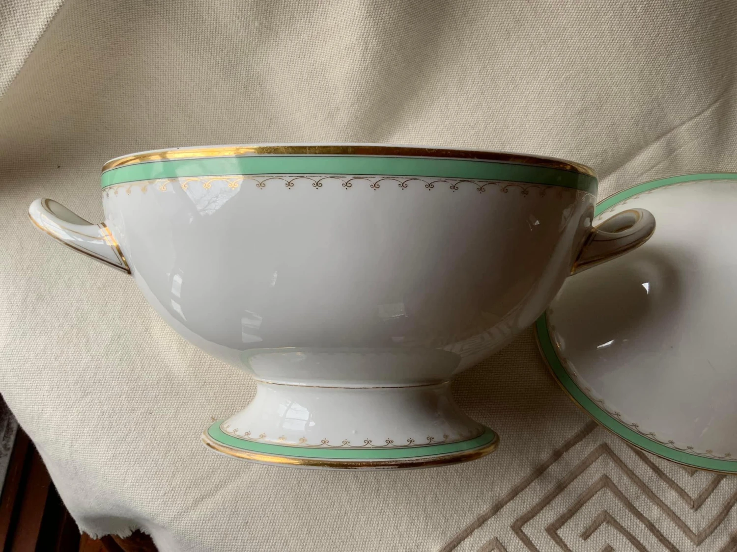 Early 19th Century Antique French Green & Gilt Porcelain Large Soup Tureen 6 Early 19th Century Antique French Green & Gilt Porcelain Large Soup Tureen - Image 4