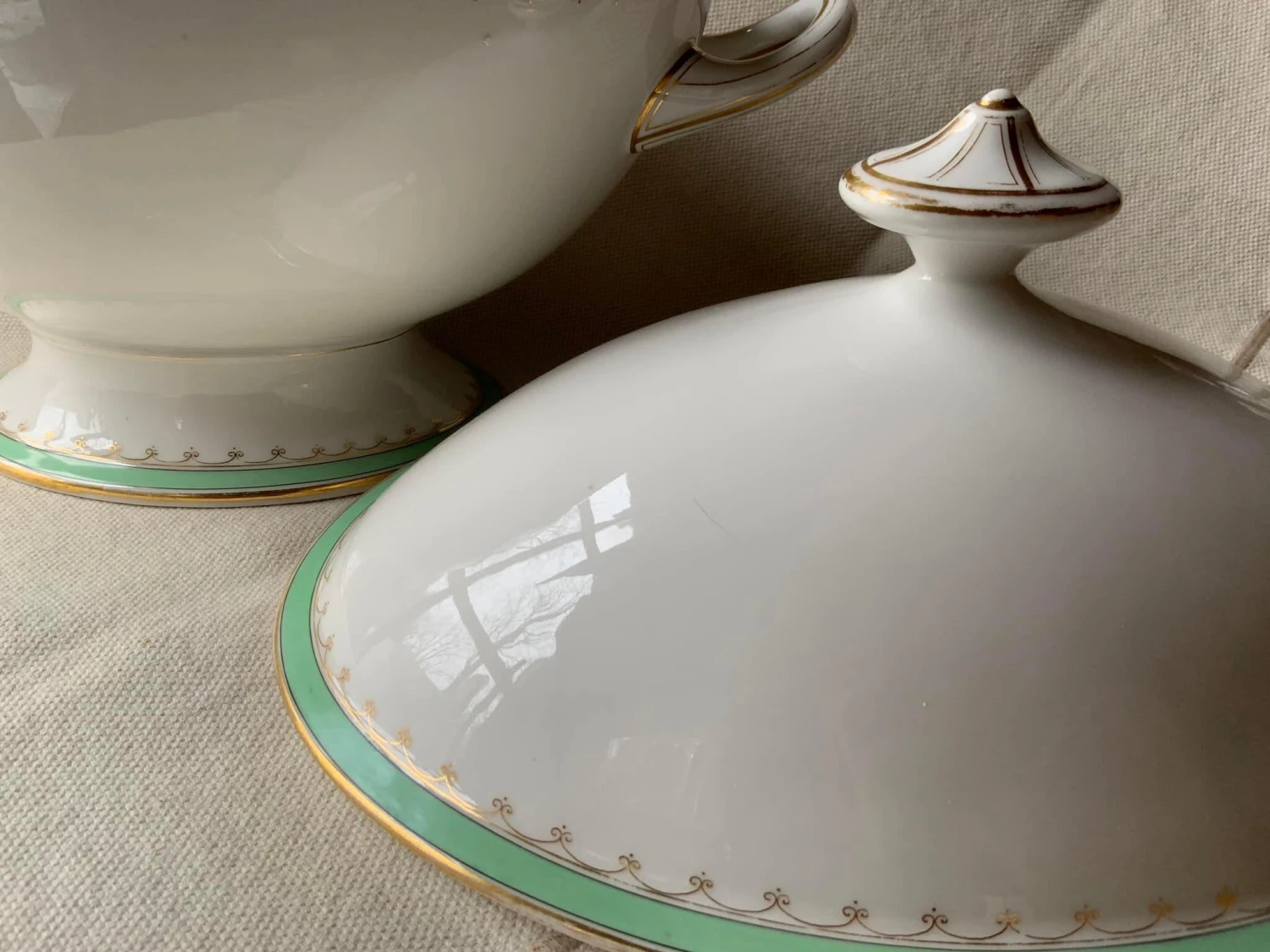 Early 19th Century Antique French Green & Gilt Porcelain Large Soup Tureen 7 Early 19th Century Antique French Green & Gilt Porcelain Large Soup Tureen - Image 5