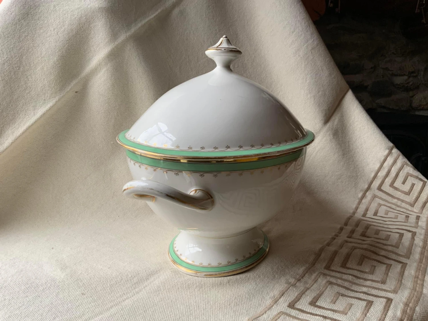 Early 19th Century Antique French Green & Gilt Porcelain Large Soup Tureen 5 Early 19th Century Antique French Green & Gilt Porcelain Large Soup Tureen - Image 3