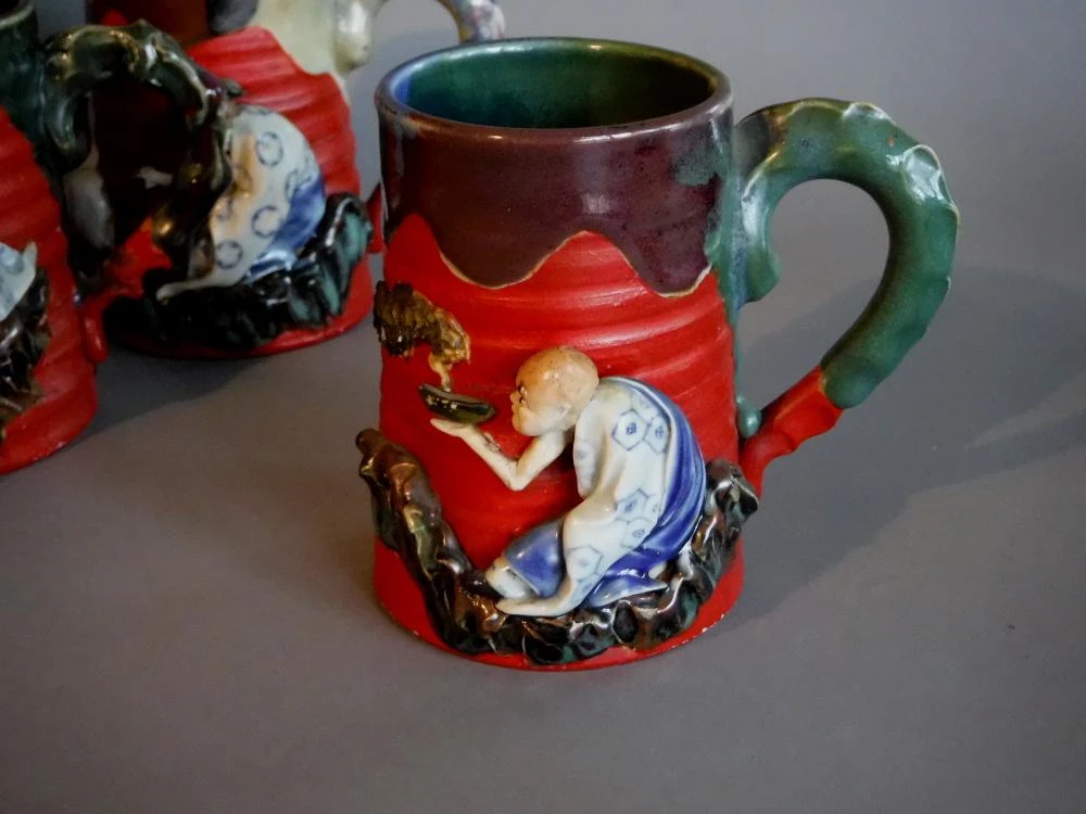 Japanese Sumida Gawa Pottery Tankard And 6 Mugs Artist Signed - 7 Pieces 9 Japanese Sumida Gawa Pottery Tankard And 6 Mugs Artist Signed - 7 Pieces - Image 7