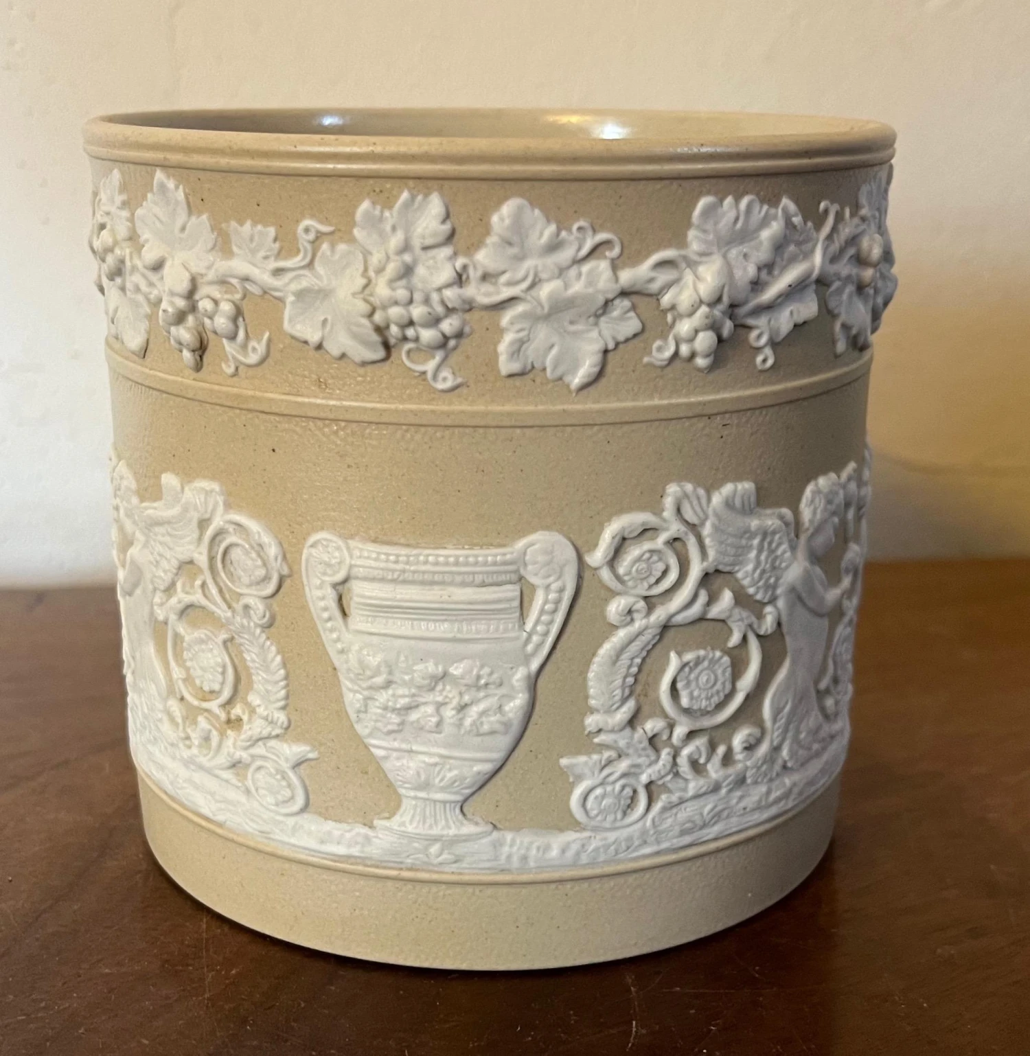 Large Antique Early 19th Century English Jasperware Porter's Mug Decorated With Griffons 4 Large Antique Early 19th Century English Jasperware Porter's Mug Decorated With Griffons - Image 2