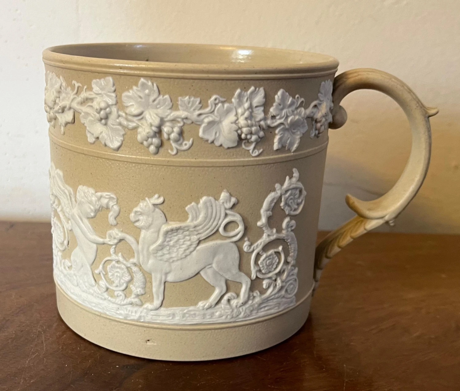 Large Antique Early 19th Century English Jasperware Porter's Mug Decorated With Griffons 5 Large Antique Early 19th Century English Jasperware Porter's Mug Decorated With Griffons - Image 3