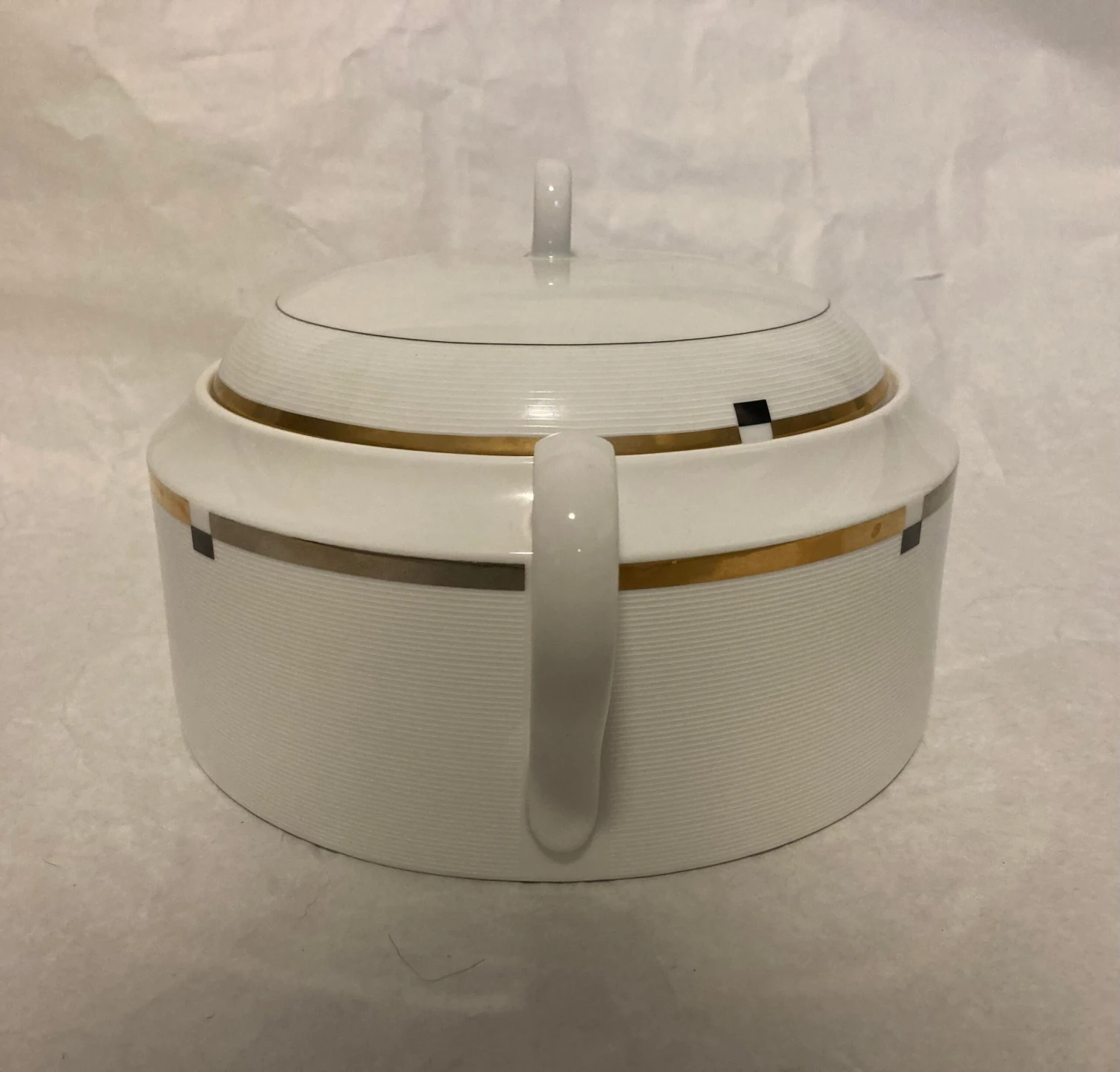 Late 20th Century Mikasa Fine China Midnight Pattern L5545 Bijoux Round Covered Casserole 5 Late 20th Century Mikasa Fine China Midnight Pattern L5545 Bijoux Round Covered Casserole - Image 3