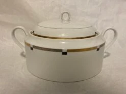 Late 20th Century Mikasa Fine China Midnight Pattern L5545 Bijoux Round Covered Casserole 13 Late 20th Century Mikasa Fine China Midnight Pattern L5545 Bijoux Round Covered Casserole -Lenox Shop late 20th century mikasa fine china midnight pattern l5545 bijoux round covered casserole 3598