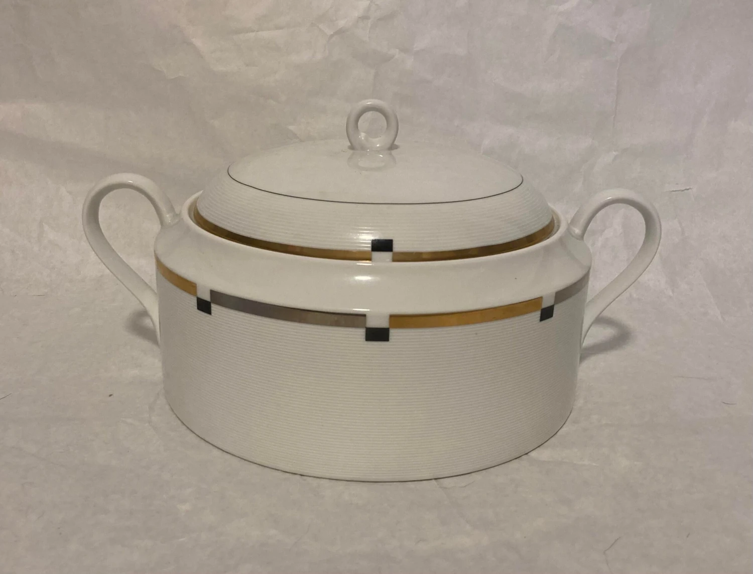 Late 20th Century Mikasa Fine China Midnight Pattern L5545 Bijoux Round Covered Casserole 10 Late 20th Century Mikasa Fine China Midnight Pattern L5545 Bijoux Round Covered Casserole - Image 8