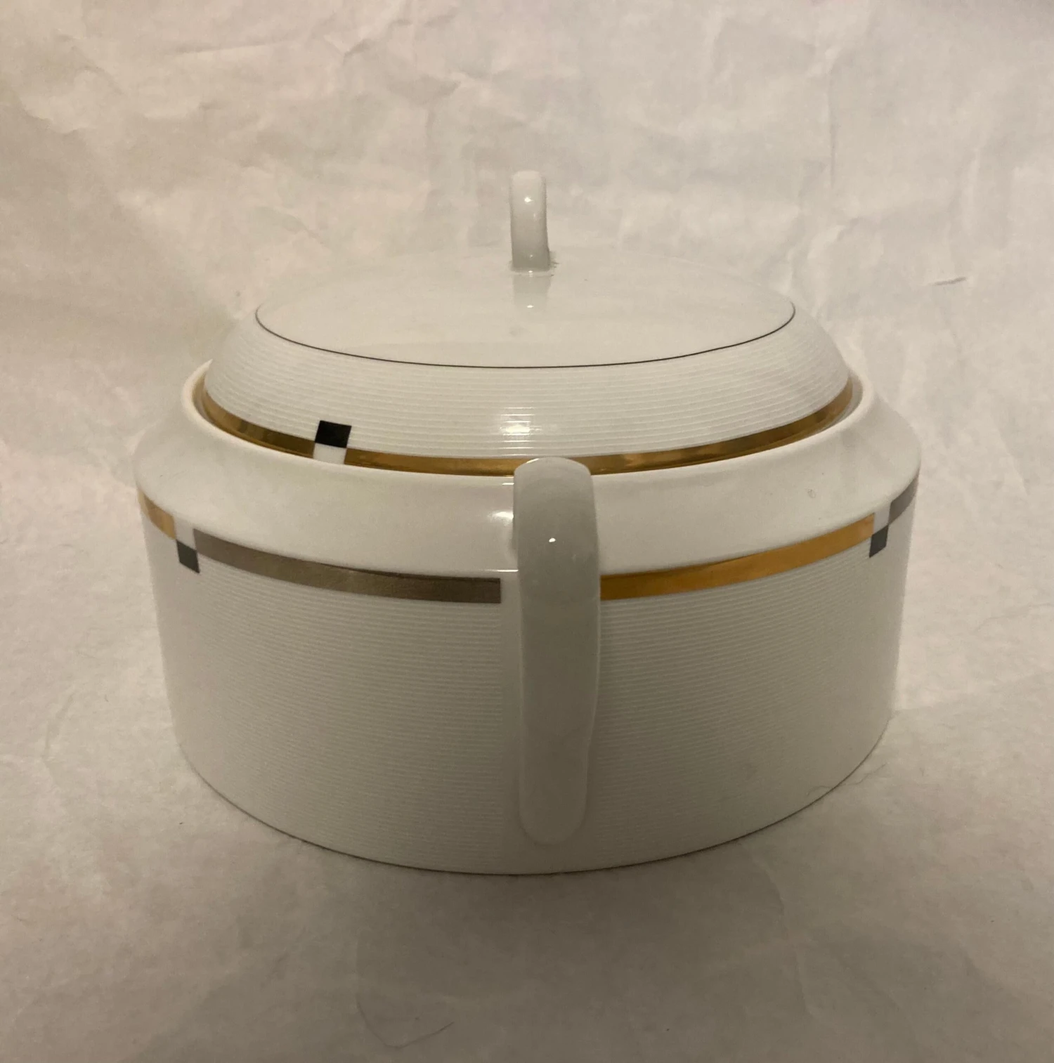 Late 20th Century Mikasa Fine China Midnight Pattern L5545 Bijoux Round Covered Casserole 4 Late 20th Century Mikasa Fine China Midnight Pattern L5545 Bijoux Round Covered Casserole - Image 2