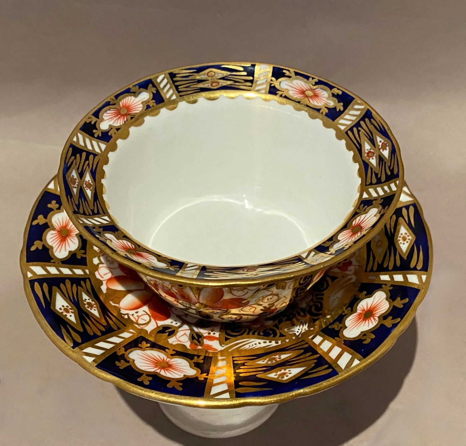 Set Of 8 Royal Crown Derby Ramekins With 5 Underplates Old Imari 2451 Dated 1908 4 Set Of 8 Royal Crown Derby Ramekins With 5 Underplates Old Imari 2451 Dated 1908 - Image 2