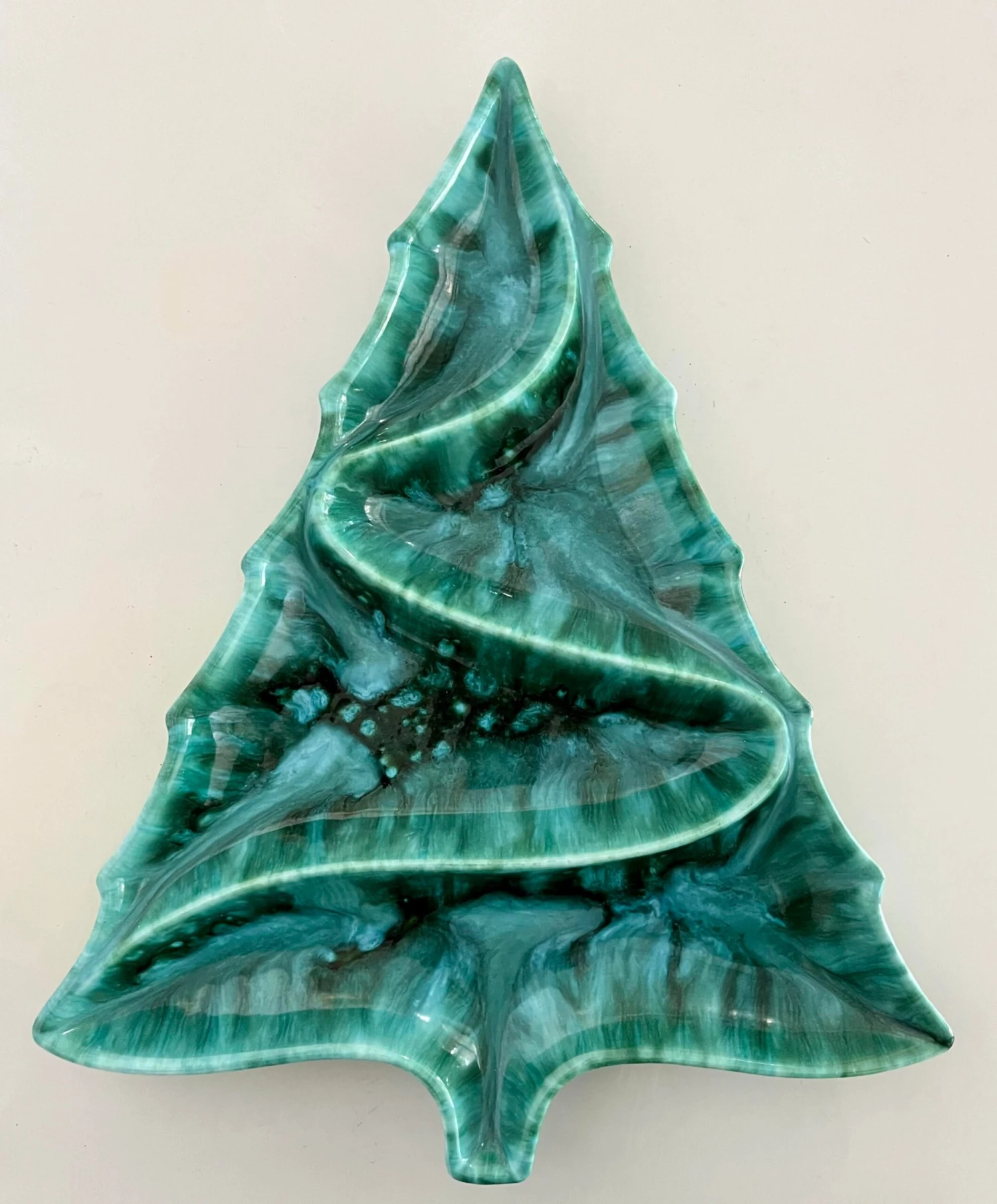 Vintage Atlantic Mold Green And Turquoise Christmas Tree Platter 11 Vintage Atlantic Mold Green And Turquoise Christmas Tree Platter - Image 9