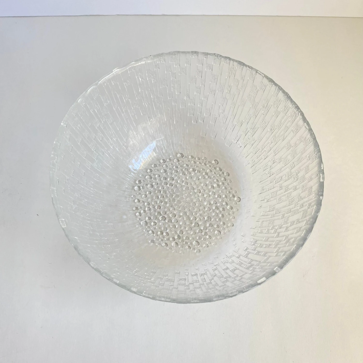 Vintage Iittala Ultima Thule Large Clear Glass Serving Bowl Melting Ice 9 Vintage Iittala Ultima Thule Large Clear Glass Serving Bowl Melting Ice - Image 7