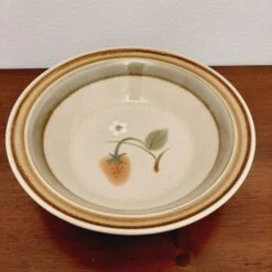 Vintage Premiere Potterskraft Wild Strawberry Serving Bowl 17 Vintage Premiere Potterskraft Wild Strawberry Serving Bowl -Lenox Shop vintage premiere potterskraft wild strawberry serving bowl 0286